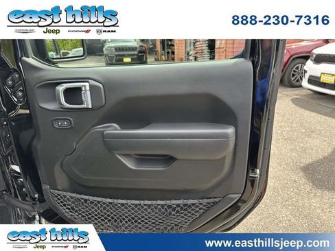 Certified 2022 Jeep Gladiator Sport AWD/4WD image 22
