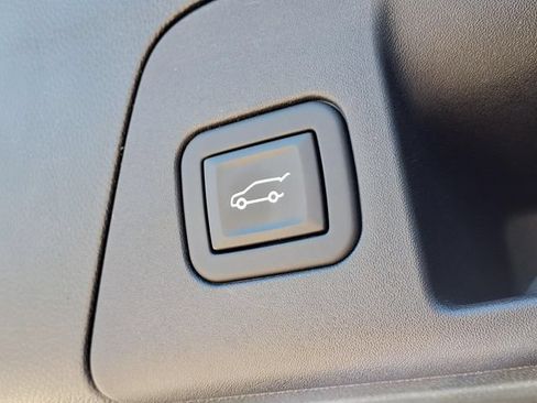 Used 2023 Buick Envision Essence AWD/4WD image 25