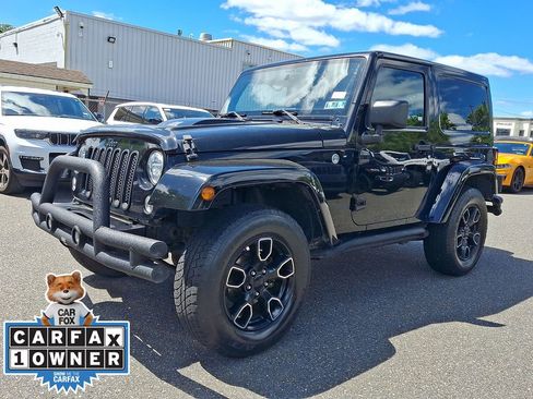 Used 2018 Jeep Wrangler Sahara AWD/4WD image 3
