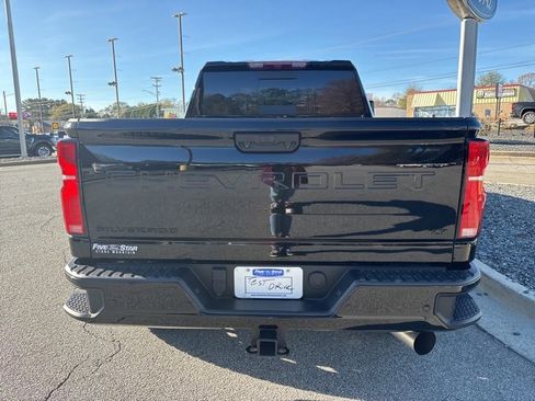 Used 2025 Chevrolet Silverado 2500 LT w/ Trail Boss Package image 7