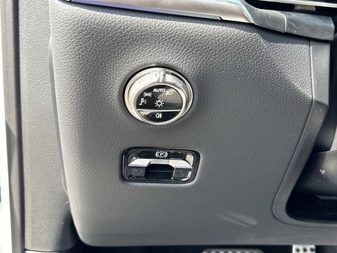 New 2025 Mercedes-Benz GLC 350e GLC 350e image 31