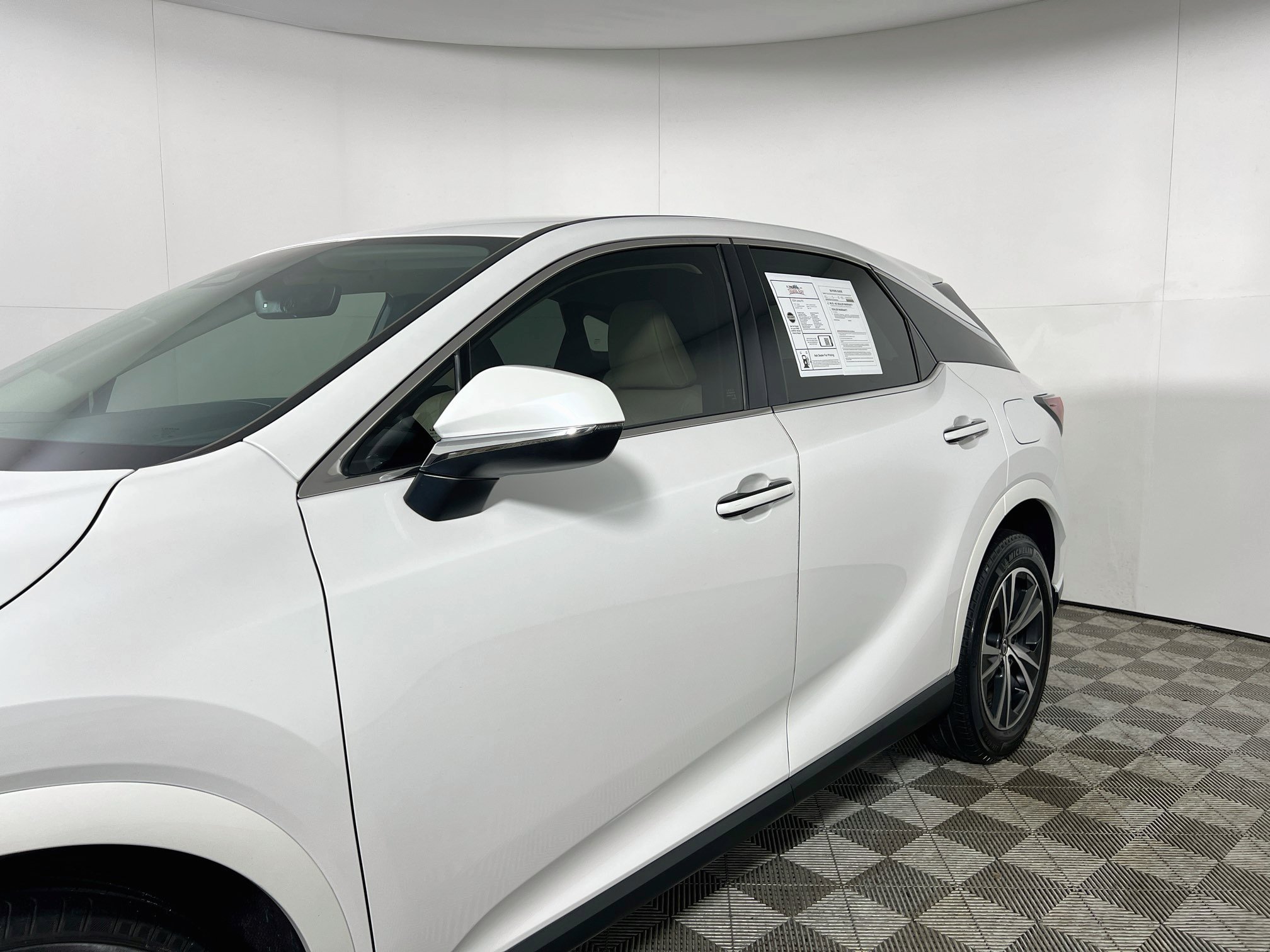 Used 2024 Lexus RX 350 FWD w/ Technology Package image 13