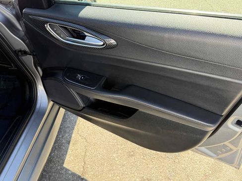 Used 2017 Alfa Romeo Giulia RWD image 11