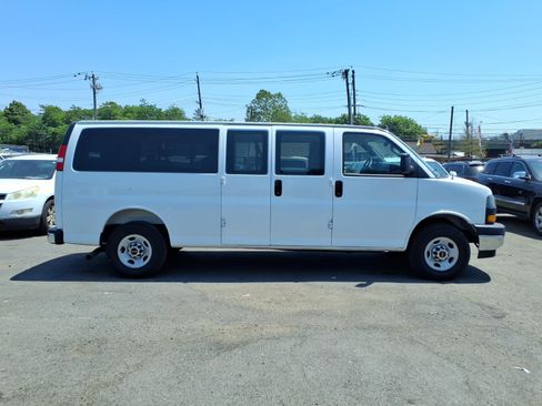 Used 2025 GMC Savana 3500 LT w/ LT Preferred Equipment Group RWD image 7