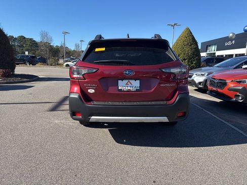 Used 2025 Subaru Outback Limited image 4