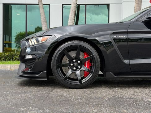 Used 2017 Ford Mustang Shelby GT350R w/ GT350R Equipment Group 920A RWD image 15