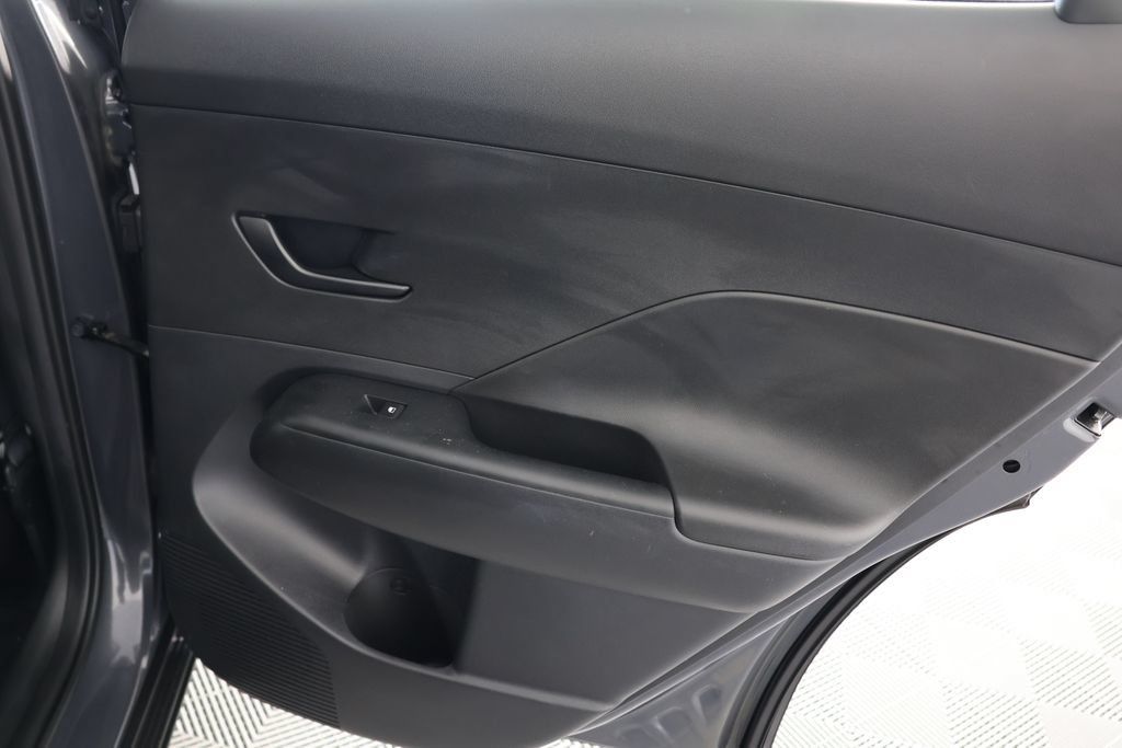 Used 2024 Hyundai Kona SE AWD/4WD image 25