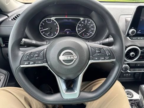 Used 2024 Nissan Sentra SV FWD image 15
