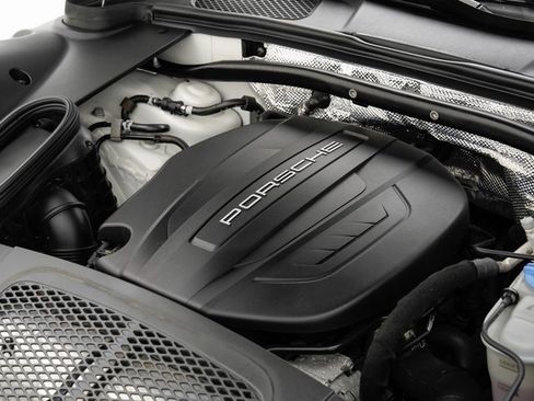 Used 2017 Porsche Macan image 27