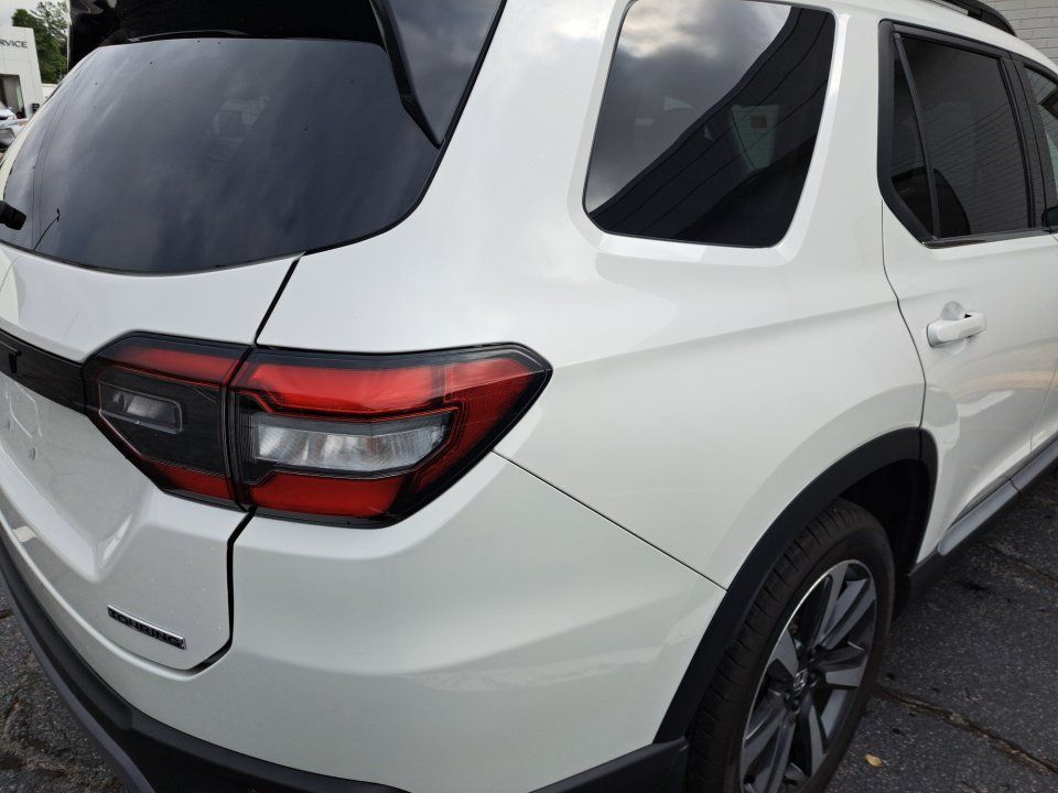 Used 2025 Honda Pilot Touring image 22
