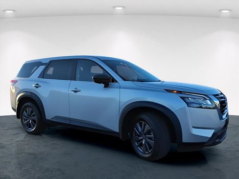 Used 2024 Nissan Pathfinder S w/ Cargo Package image 22