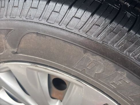 Used 2020 Chrysler Voyager L image 10