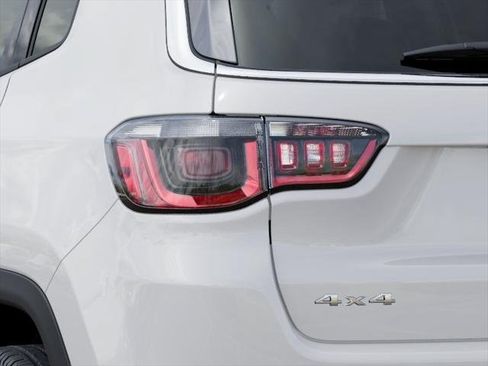 Used 2026 Jeep Compass Limited AWD/4WD image 35