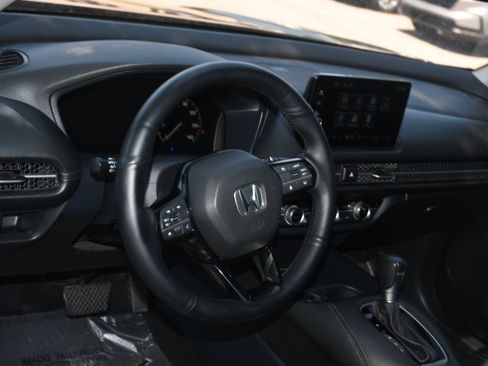 Used 2023 Honda HR-V EX-L image 9
