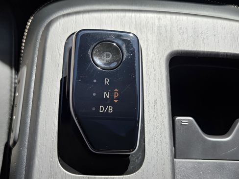 Used 2024 Nissan Ariya FWD image 18