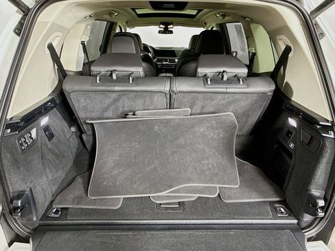 Used 2022 BMW X7 xDrive40i w/ Premium Package image 27