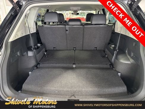 Used 2024 Volkswagen Tiguan SE image 33