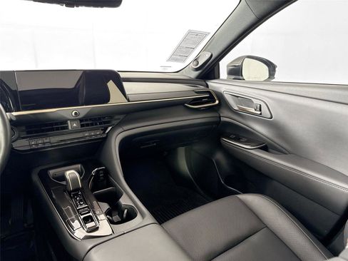 Certified 2025 Toyota Crown Signia w/ Advanced Technology Package AWD/4WD image 34