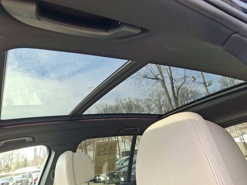 Used 2021 BMW X5 xDrive40i w/ M Sport Package image 14