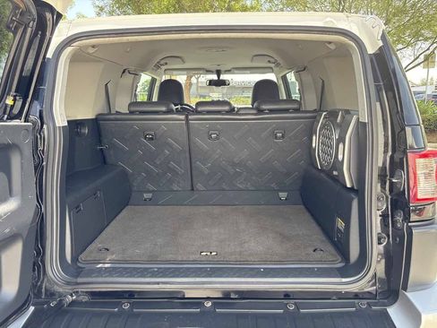 Used 2010 Toyota FJ Cruiser 4WD image 10