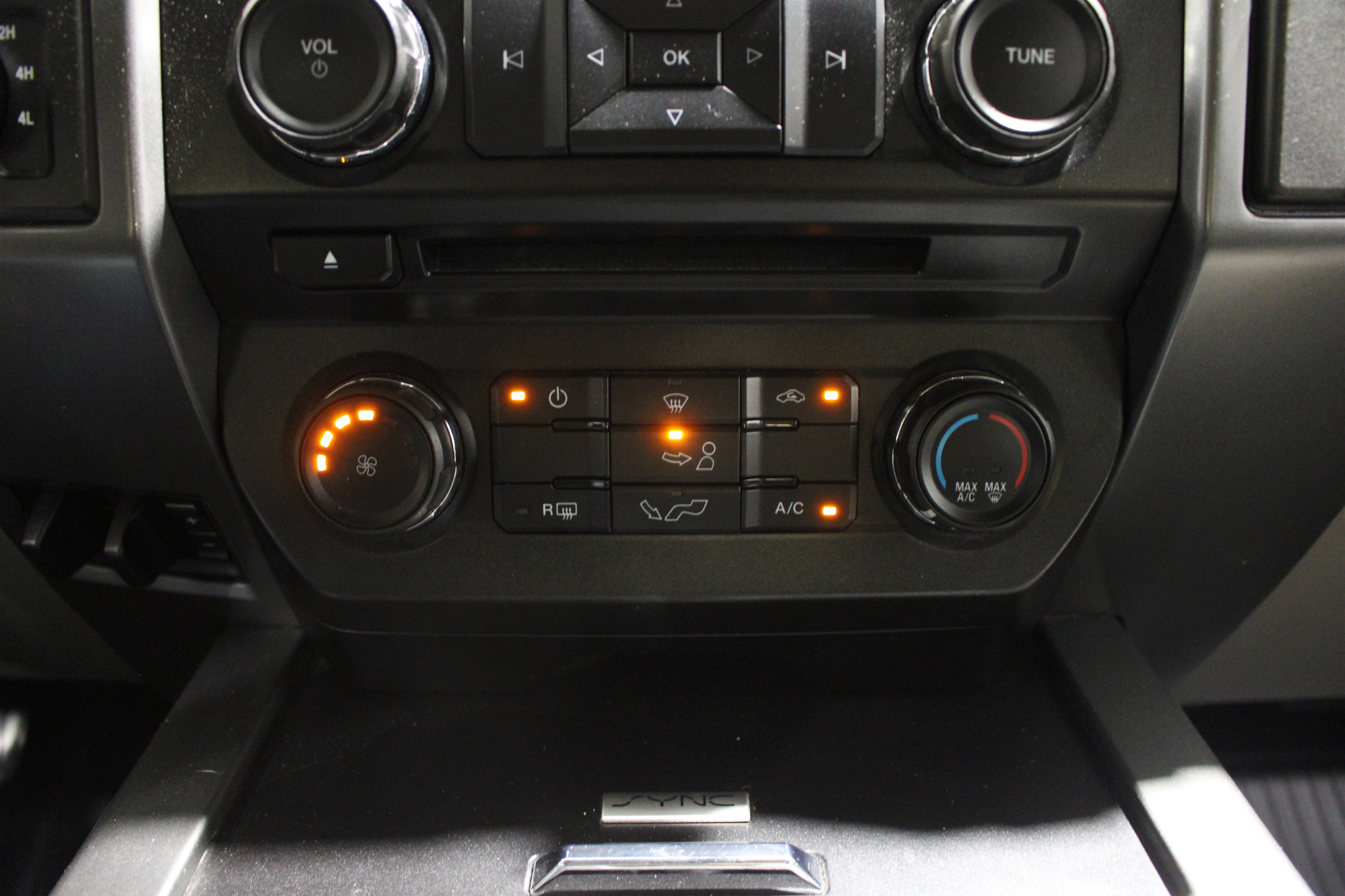 Used 2015 Ford F150 XLT w/ Equipment Group 301A Mid AWD/4WD image 17
