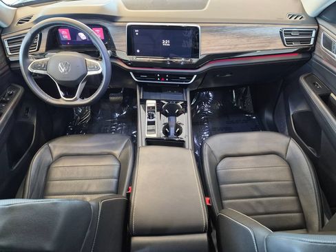 Used 2025 Volkswagen Atlas SEL AWD/4WD image 28
