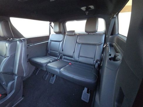 Used 2026 Ford Expedition Max Platinum w/ Stealth Performance Package image 19