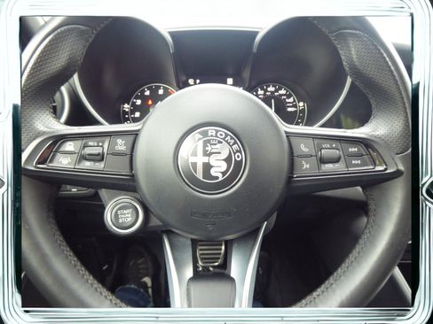Used 2023 Alfa Romeo Giulia Ti image 11