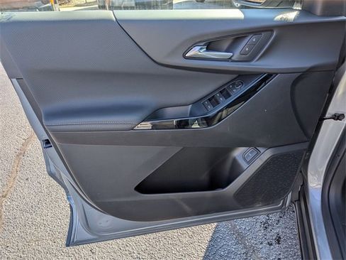 New 2026 Chevrolet Equinox LT w/ Convenience Package II image 11