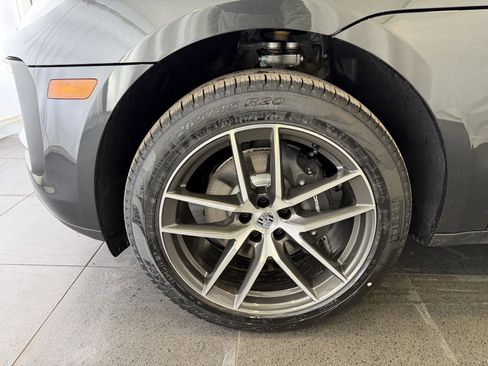 New 2026 Porsche Macan image 10