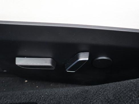 Used 2022 Tesla Model S image 34