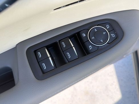 Used 2023 Cadillac XT6 Premium Luxury image 13