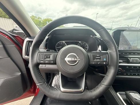Certified 2024 Nissan Pathfinder SL w/ Black Appearance Package AWD/4WD image 14