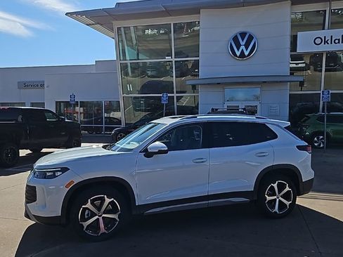 New 2026 Volkswagen Tiguan SE AWD/4WD image 8