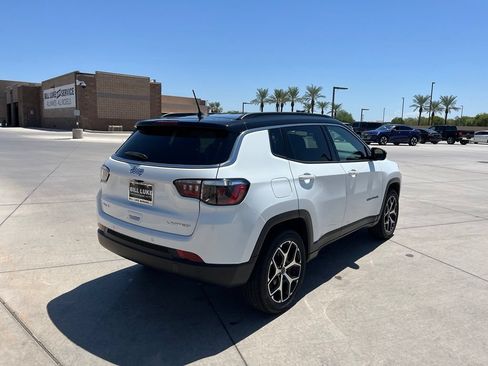 Used 2025 Jeep Compass Limited AWD/4WD image 8