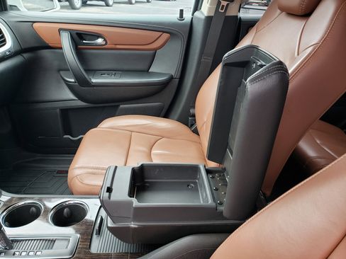 Used 2016 Chevrolet Traverse LT image 27