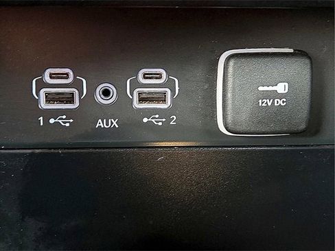 Used 2024 Jeep Grand Cherokee Laredo X image 19