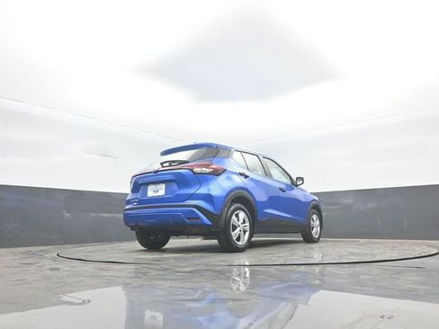 Used 2023 Nissan Kicks S FWD image 38