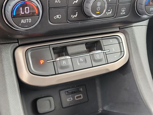 Used 2022 GMC Acadia Denali w/ Denali Ultimate Package AWD/4WD image 29
