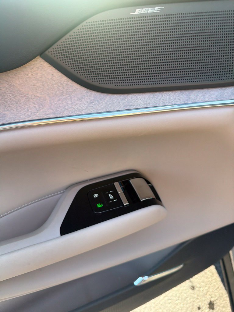 Certified 2025 Volvo EX90 Plus AWD/4WD image 12