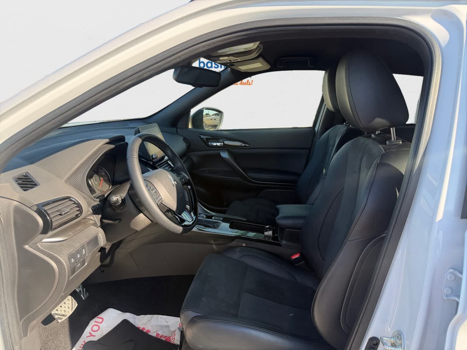 Used 2025 Mitsubishi Eclipse Cross AWD image 11