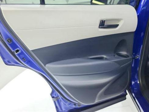 Used 2025 Toyota Corolla Cross LE FWD image 21