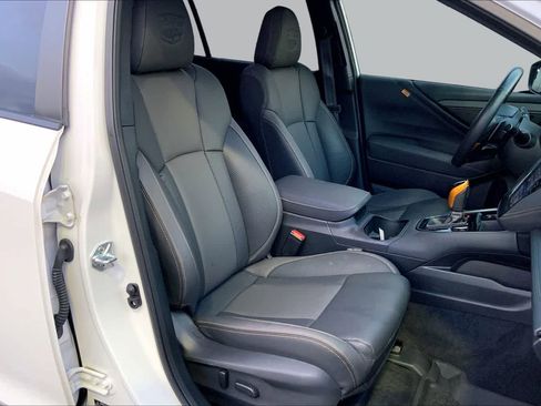 Used 2025 Subaru Outback Wilderness AWD/4WD image 9