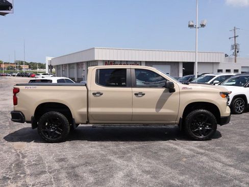 Used 2022 Chevrolet Silverado 1500 Custom Trail Boss AWD/4WD image 5
