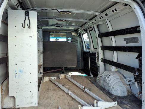 Used 2017 GMC Savana 2500 image 14