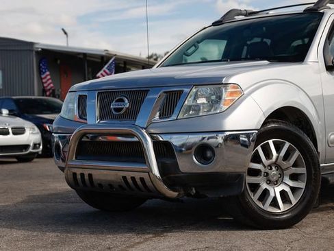 Used 2012 Nissan Frontier SL image 27