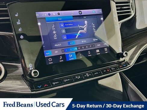 Used 2022 Jeep Wagoneer Series II w/ Premium Group I image 18