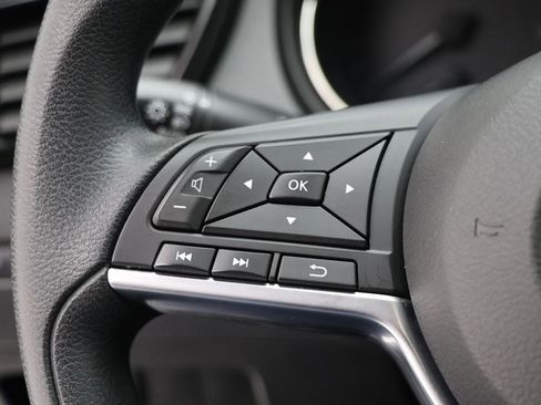 Used 2019 Nissan Rogue Sport SV image 18