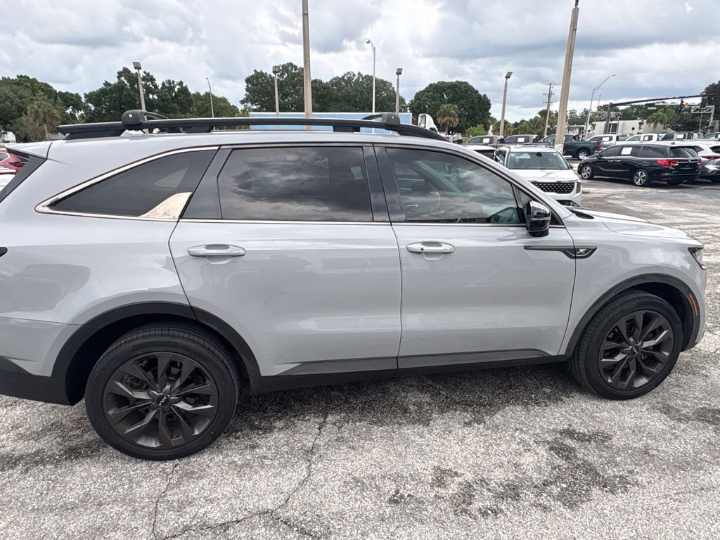 Certified 2022 Kia Sorento X-Line EX AWD/4WD image 1