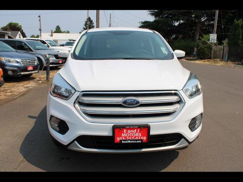 Used 2017 Ford Escape SE AWD/4WD image 2